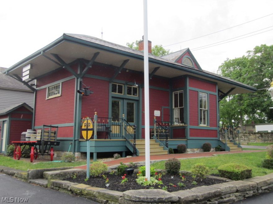 Totally restored 1895 B & O Railroad Depot.  Tow (2) rooms.  ADA access - Approved by the city of Olmsted Falls.  In the heart of historic downtown Grand Pacific Junction which has 27 business and specialty shops.  Nice size for small retail.