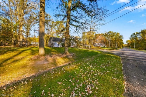 Tiny photo for 605 Oriole DR, Roaming Shores, OH 44084 (MLS # 5250522)