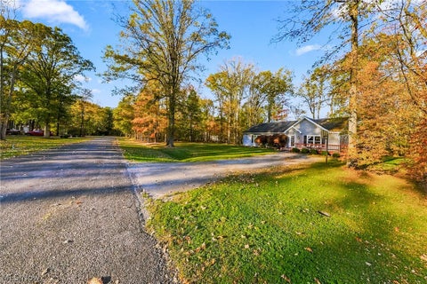 Tiny photo for 605 Oriole DR, Roaming Shores, OH 44084 (MLS # 5250522)