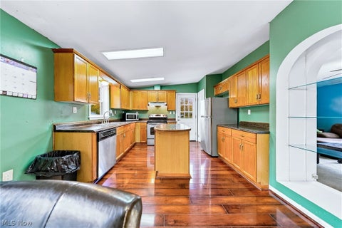Tiny photo for 605 Oriole DR, Roaming Shores, OH 44084 (MLS # 5250522)