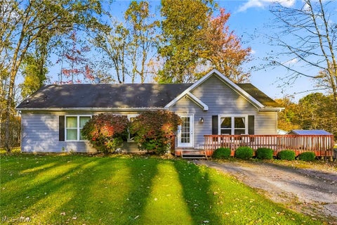 Photo of 605 Oriole DR, Roaming Shores, OH 44084 (MLS # 5250522)