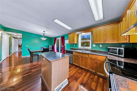Tiny photo for 605 Oriole DR, Roaming Shores, OH 44084 (MLS # 5250522)