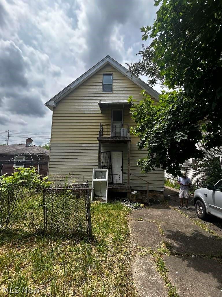 Photo of 3963 E 123rd Street, Cleveland, OH 44105 (MLS # 5225352)