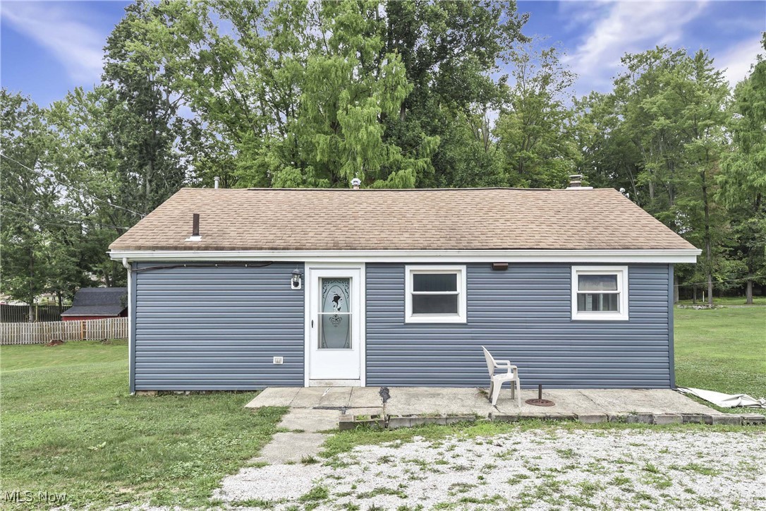 Enjoy lake living in this updated 3-bedroom, 1-bath home just two blocks from Chippewa Lake. Fresh paint, new carpet in the front room, and new siding make this home move-in ready. Whether you’re looking for a year-round residence or the perfect weekend getaway, you’ll love the convenience of community boat launch access for all your water activities. Don’t miss your chance to own a home in one of Medina County’s most desirable lake communities.