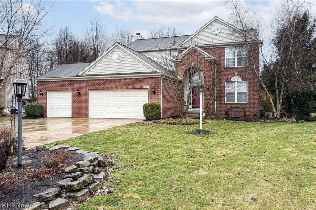 Photo of 5206 Yorton Lane, Brunswick, OH 44212 (MLS # 5191929)