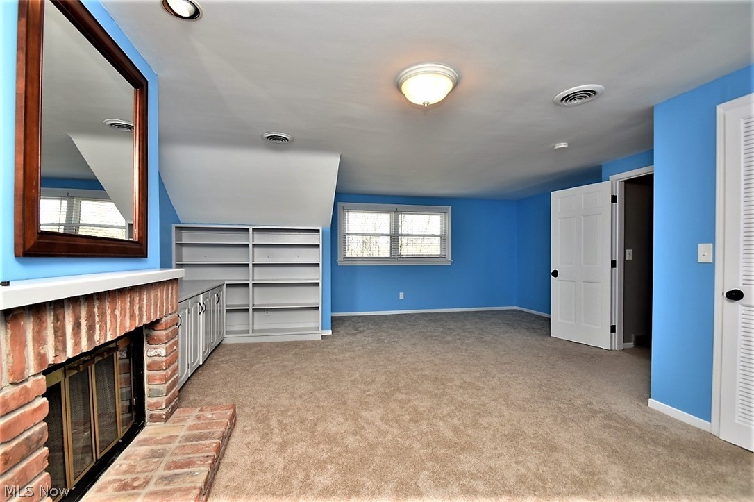 Russell 03 - Residential