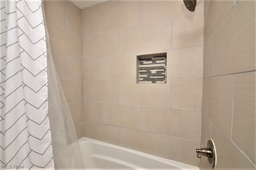 Russell 03 - Residential