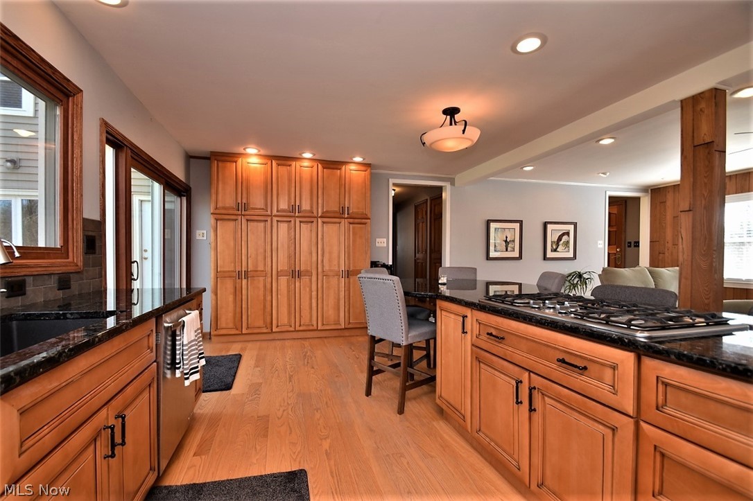 Russell 03 - Residential