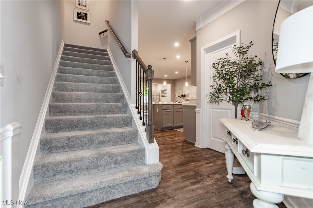 864 Woodside Drive