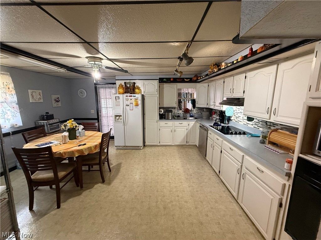 Photo of 147 Newell Avenue, St Clairsville, OH 43950 (MLS # 5201332)