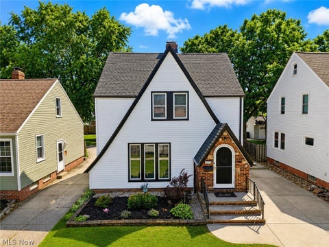 8005 Dresden Avenue, Parma, OH 44129 - #: 5231106