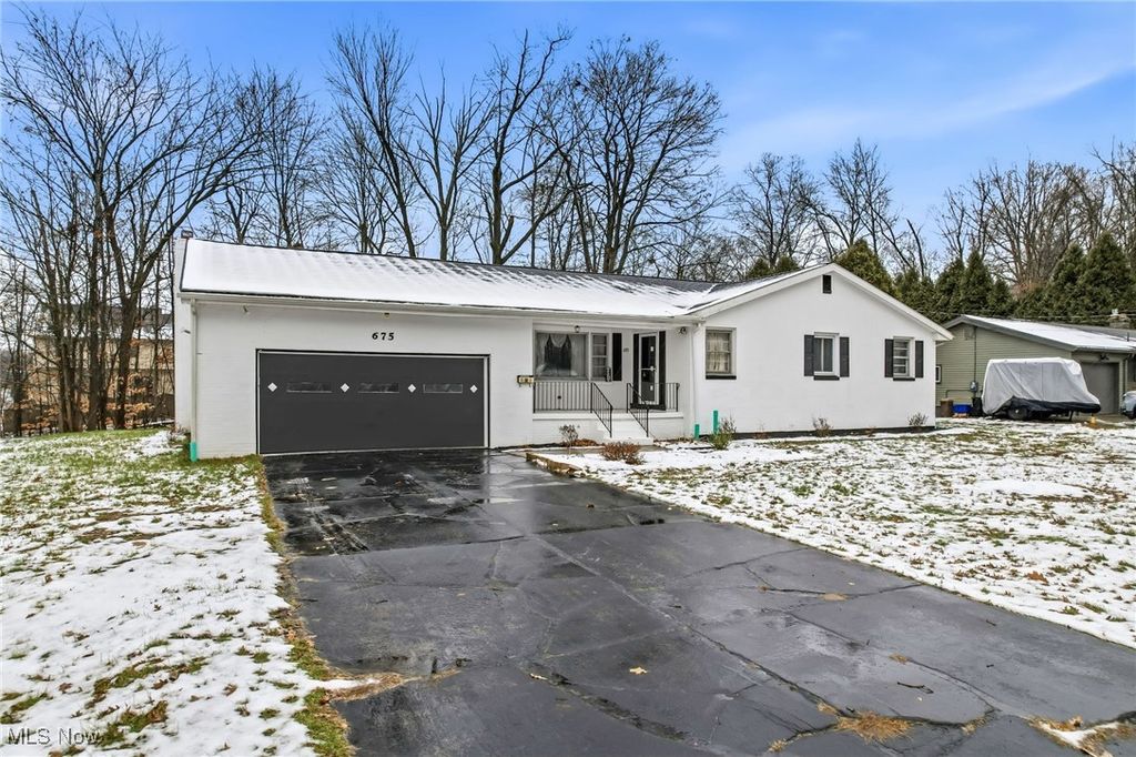 Photo of 675 Blueberry Hill Drive, Canfield, OH 44406 (MLS # 5176779)