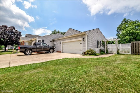 Tiny photo for 439 E 305th Street, Willowick, OH 44095 (MLS # 5255627)