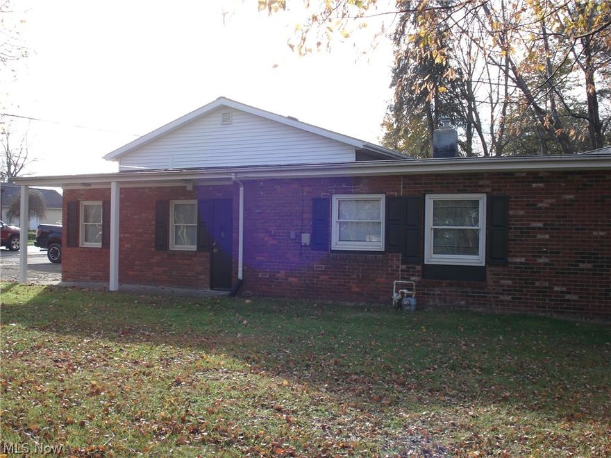 Looking for a Ranch in Jefferson that's move-in ready? Set up an appointment to view this  totally remodeled, 4 bedrooms and 2 baths now! This home is almost 2,000 sq ft and everything is on one floor. It boasts new bathrooms, new carpet, vinyl plank flooring, new counter tops in kitchen, ceiling fans, light fixtures, fresh paint and so much more. Also, featured is a new whole house dehumidifier.