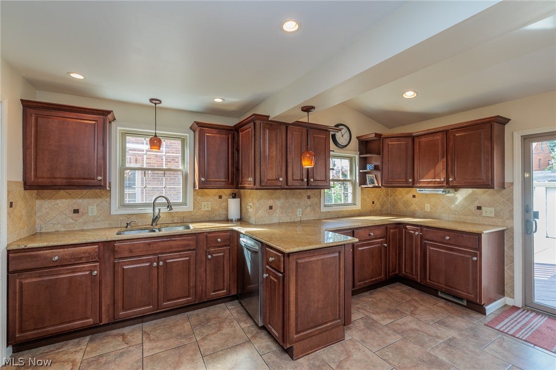 3166 W 162nd Street