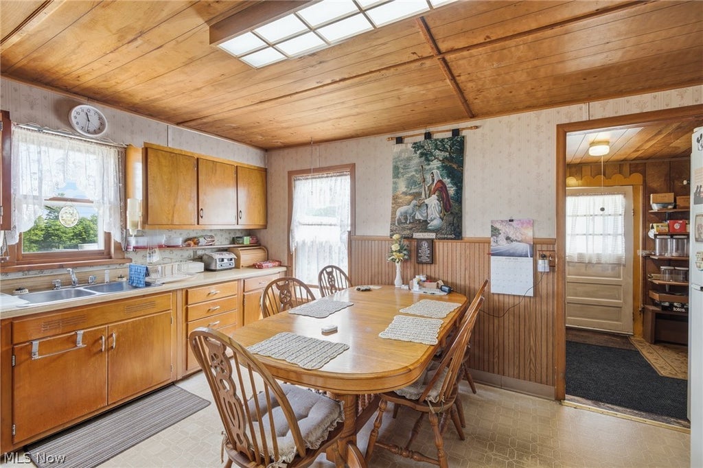 Photo of 895 Us-250, Ashland, OH 44805 (MLS # 5219187)