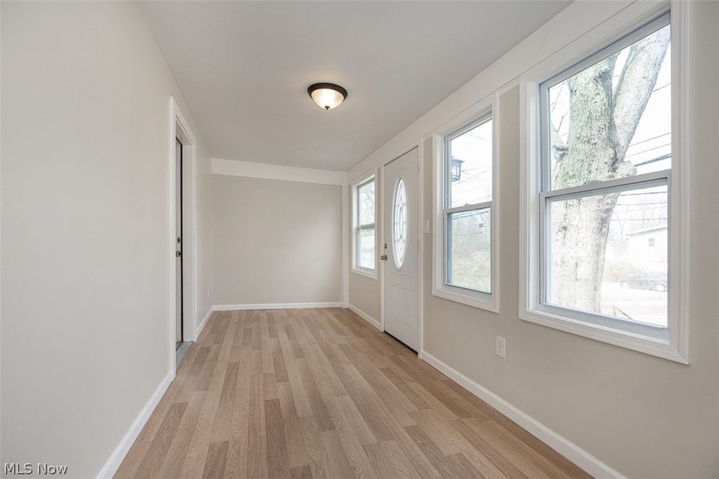 Photo of 1184 Niagara Avenue, Akron, OH 44305 (MLS # 5196976)