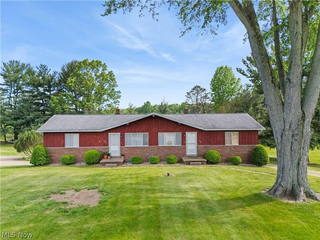 Photo of 134 Center Road, New Franklin, OH 44319 (MLS # 5211409)