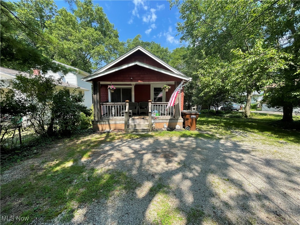 This 2-bedroom, 1-bath home is on a spacious 219 deep lot, waiting for your personal touch providing ample outdoor space for your enjoyment. The standout feature is the oversized garage, complete with a loft – perfect for hobbyists or anyone who loves to tinker.
Whether you're looking to create your dream workshop, store your tools, or simply have extra space for your projects, this garage offers endless possibilities. Inside. House and garage roof are approx 3 years old.
This property reflects work and is being sold by the owner-agent. Don't miss your chance to own this
Schedule your showing today