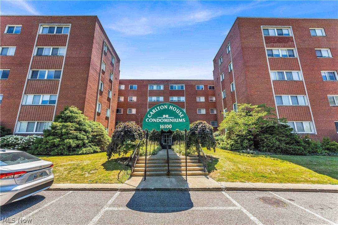 16100 Van Aken Boulevard 303