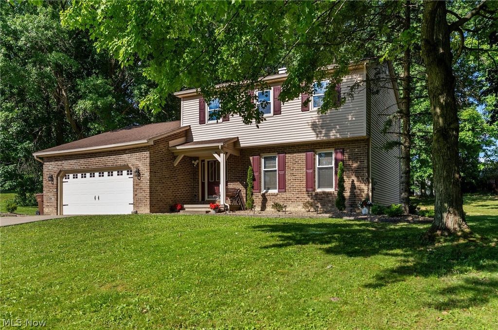 Photo of 511 Stoneybrook Lane, Canfield, OH 44406 (MLS # 5222148)