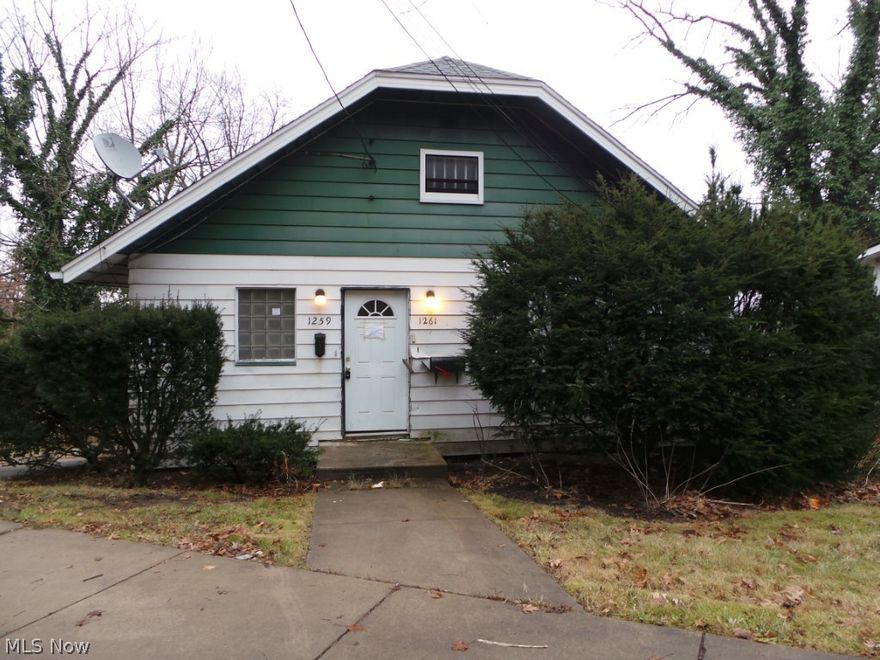 Nice floorplan, lots of potential.  Needs some TLC.  Property sold AS IS.  Equal Housing Opportunity.  FHA uninsurable.