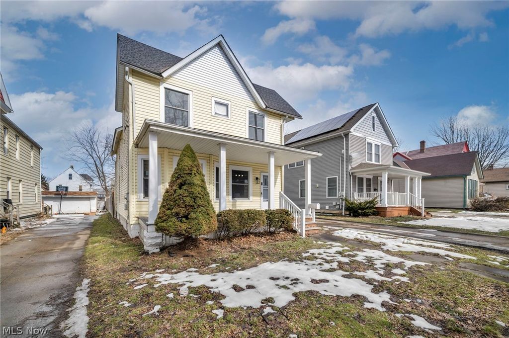 Photo of 6923 Fullerton Avenue, Cleveland, OH 44105 (MLS # 5187191)