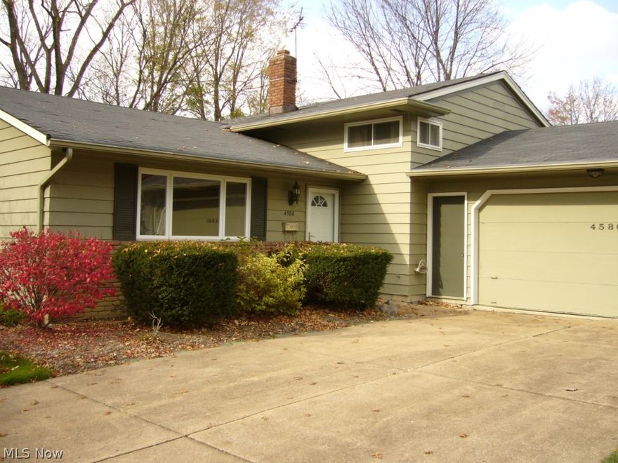 Open & spacious- 4 bedroom split-level. Freshly painted. All new carpeting -4 bedrooms and first floor. Eat-in kitchen with plenty of cabinets + pantry.
Dining rm opens to large 3 season room. Master bedroom has private attached bath. Finished basement with bathroom. Very desirable- quiet-tree lined- family neighborhood.
New front door. Great yard space.