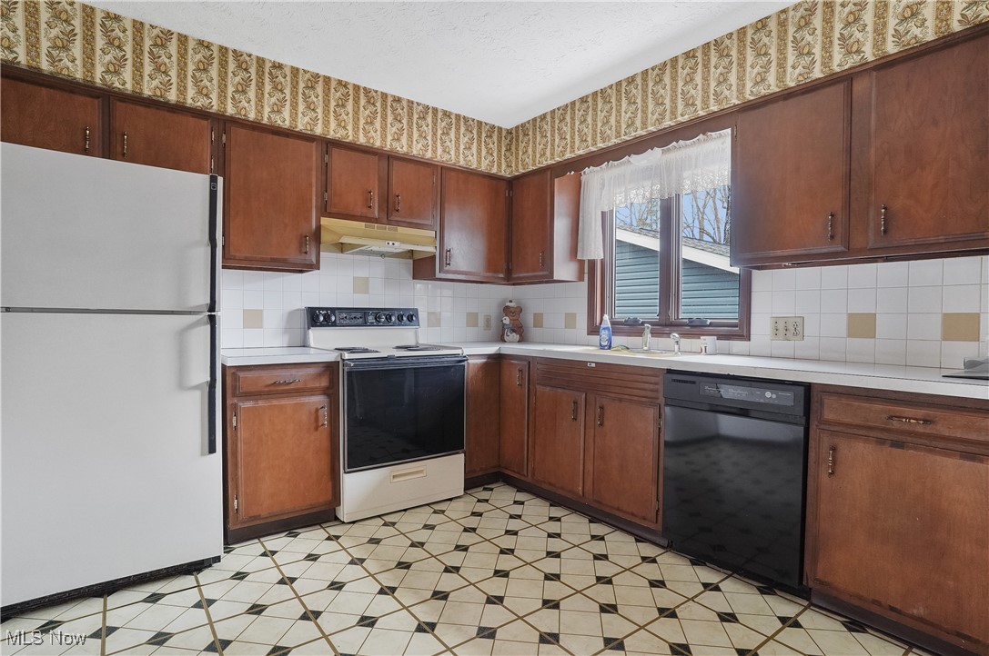 4716 Strouble Drive, Canton, Ohio image 14