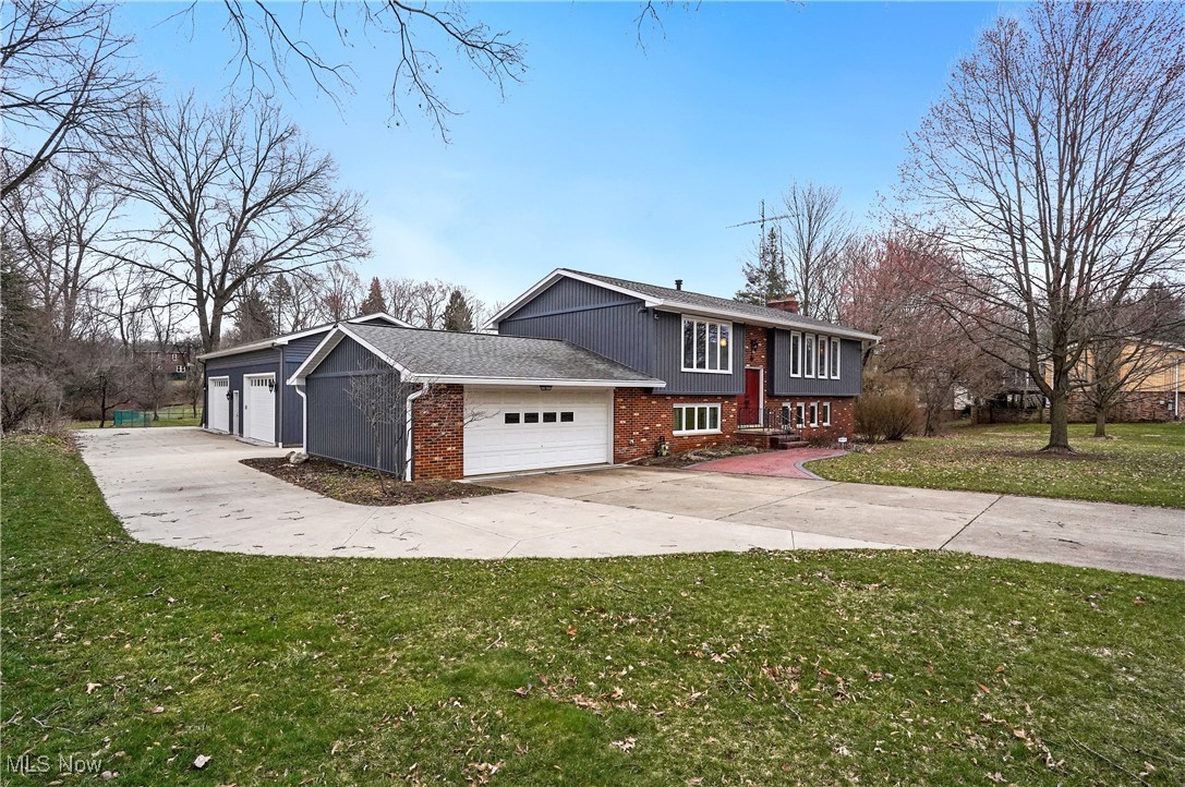 4716 Strouble Drive, Canton, Ohio image 3