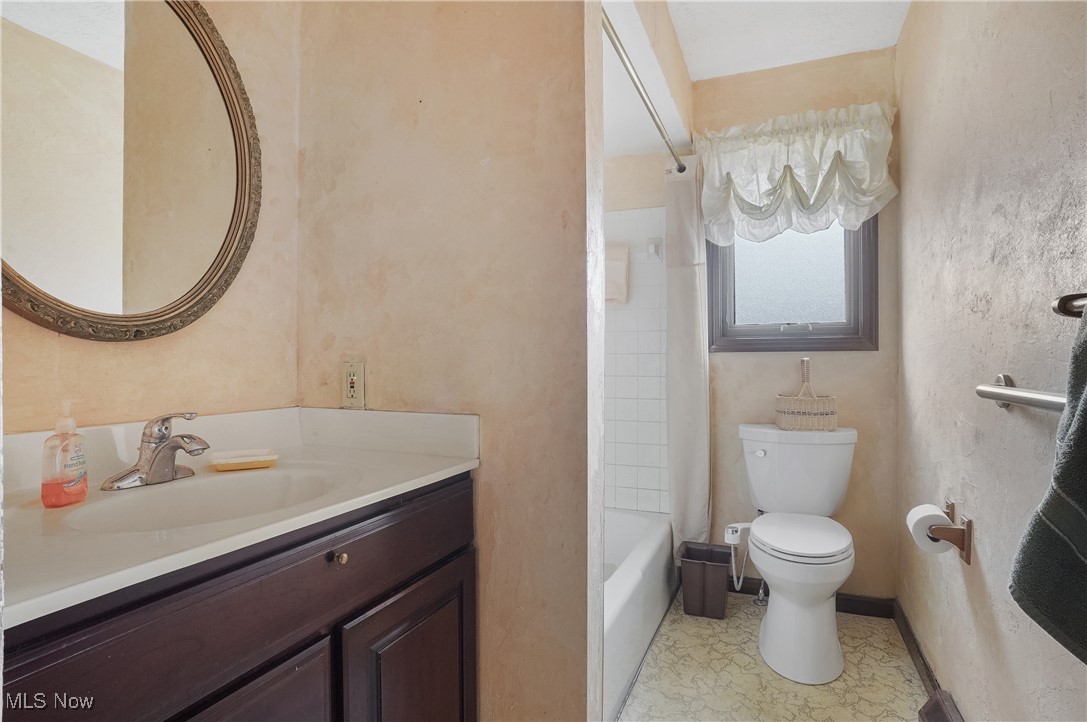 4716 Strouble Drive, Canton, Ohio image 12