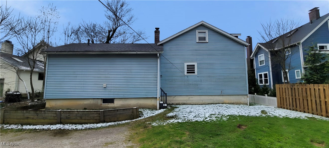 385 Bell Street