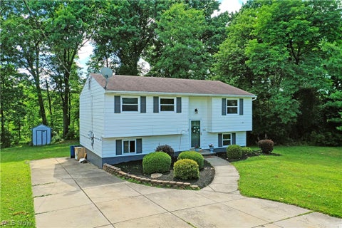 Homes For Sale - 3678 Oakview Drive<br/> Trumbull County, Girard, OH 44420
