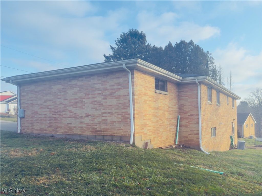 Photo of 102 Beechwood Boulevard, Wintersville, OH 43953 (MLS # 5178512)