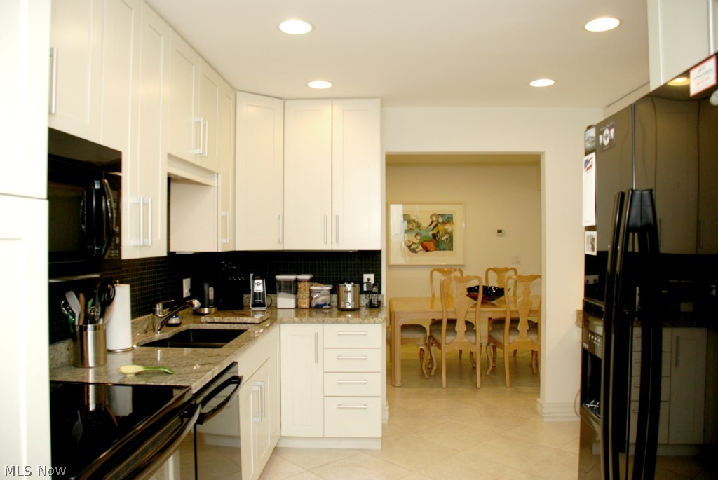 Shady Hollow Condo - Residential