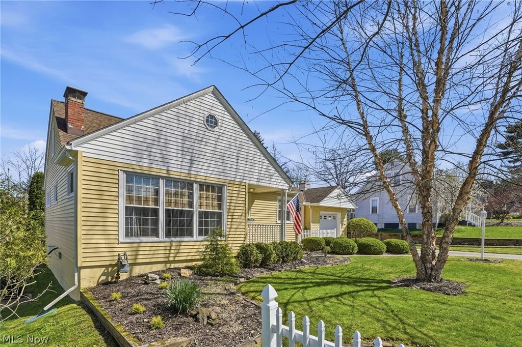 Photo of 2712 Edison Avenue, Zanesville, OH 43701 (MLS # 5200774)