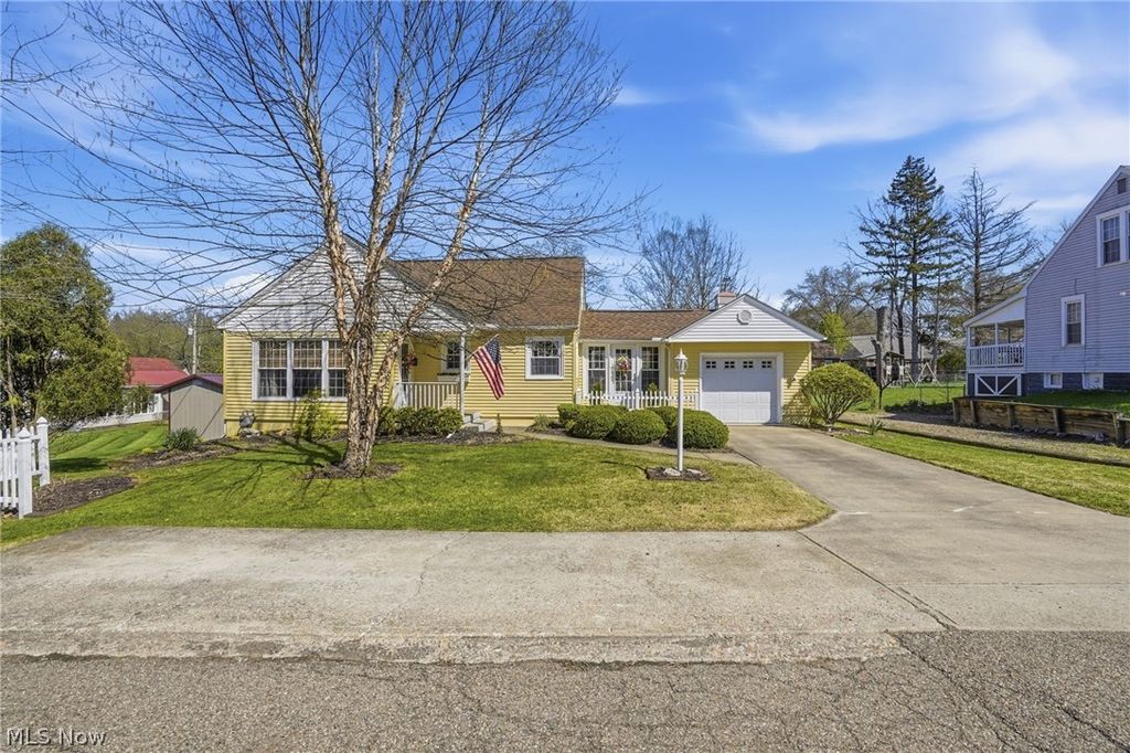 Photo of 2712 Edison Avenue, Zanesville, OH 43701 (MLS # 5200774)