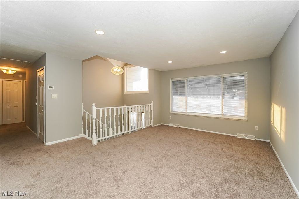 Photo of 15609 Mendota Avenue, Maple Heights, OH 44137 (MLS # 5183229)