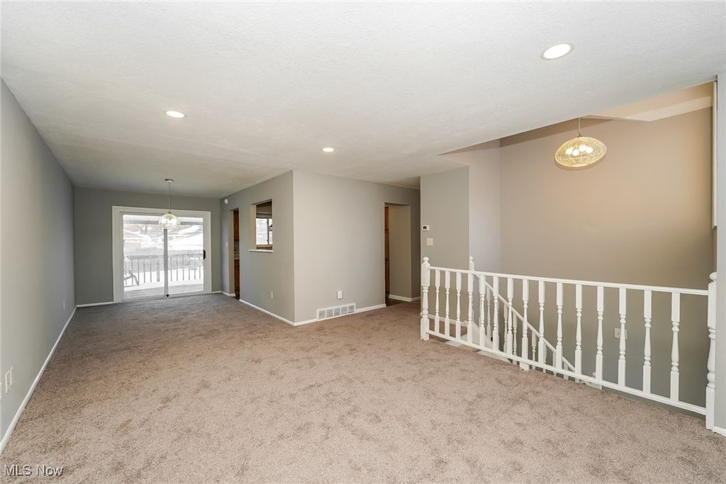 Photo of 15609 Mendota Avenue, Maple Heights, OH 44137 (MLS # 5183229)