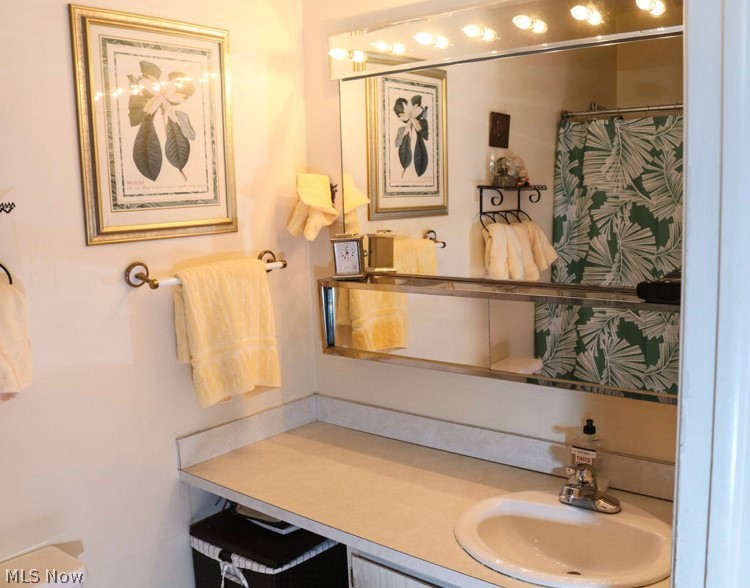 Rolling Hills Condo - Residential