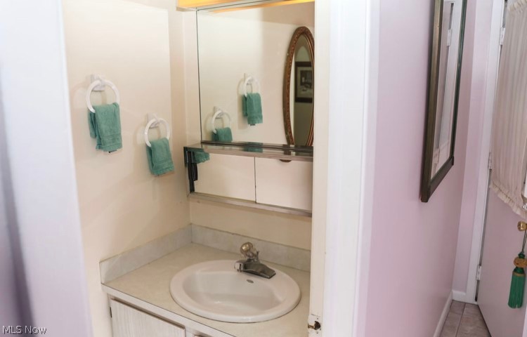 Rolling Hills Condo - Residential