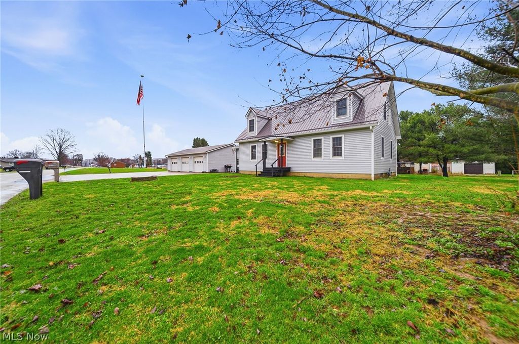 Photo of 512 North Street, Duncan Falls, OH 43734 (MLS # 5192144)