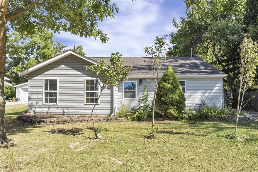 Welcome to this beautifully updated 3-bedroom, 2-bath slab home in the heart of Wellington! Step inside to find fresh drywall, new paint, updated ceiling fans, new flooring, and plush carpet throughout. The home also features updated electrical for peace of mind. Conveniently located near schools, shopping, and all the charm of downtown Wellington—this move-in-ready home offers both comfort and convenience.