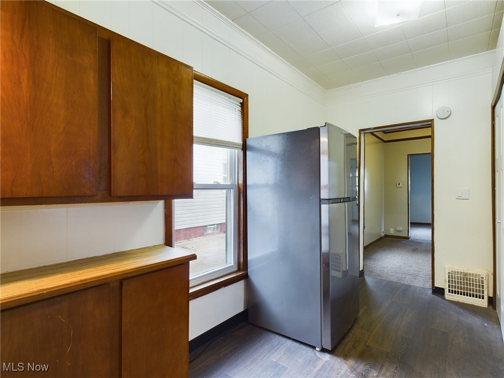 Young L A - Residential