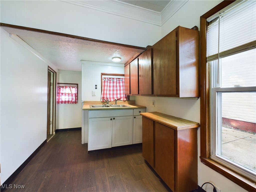 Young L A - Residential