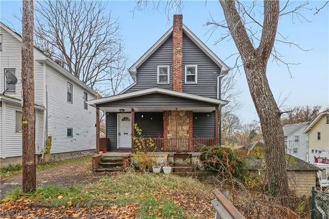 Homes For Sale - 286 Alhambra Way<br/> Akron, OH 44302