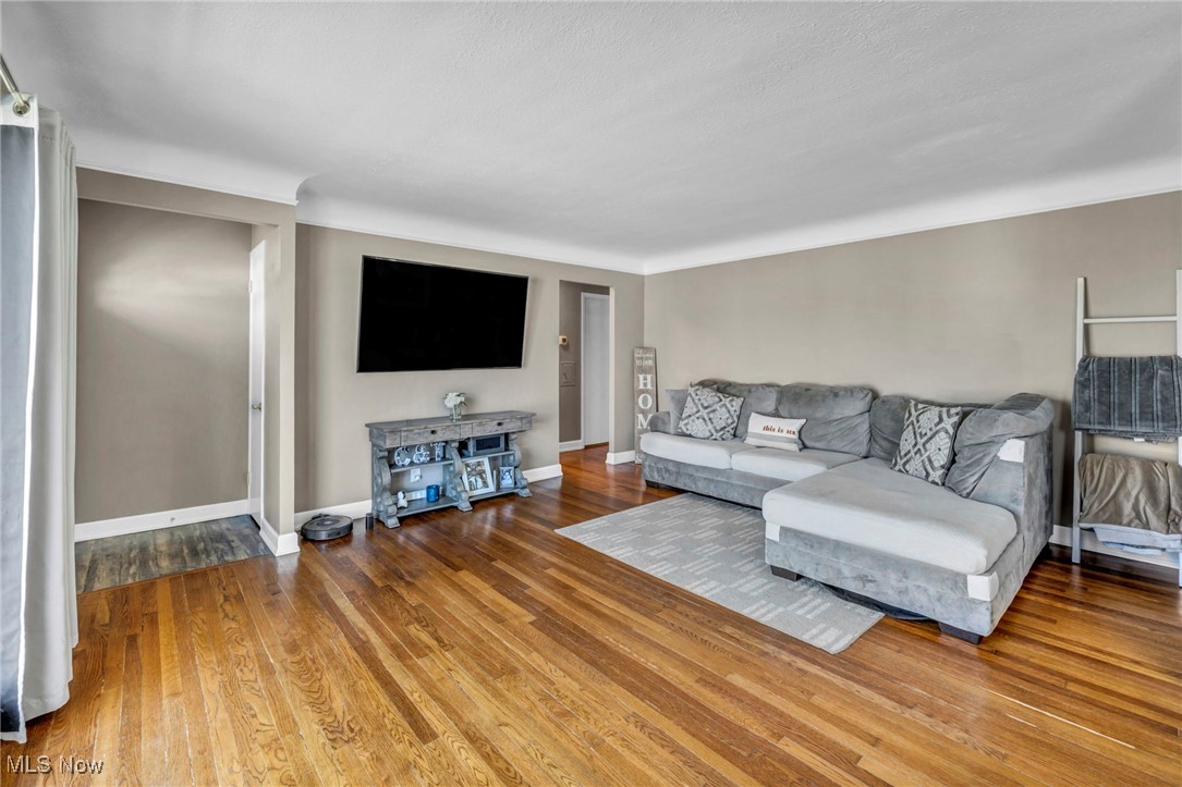 5580 Queens Highway
