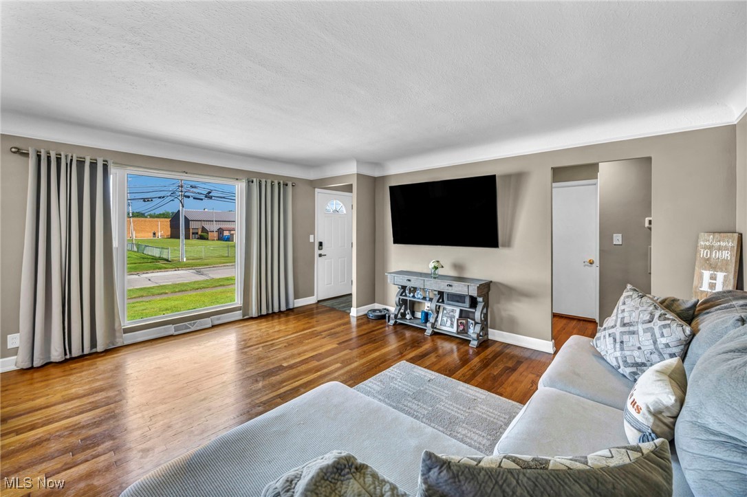 5580 Queens Highway