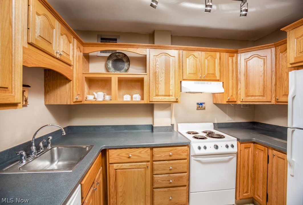 Shaker Club Condo - Residential