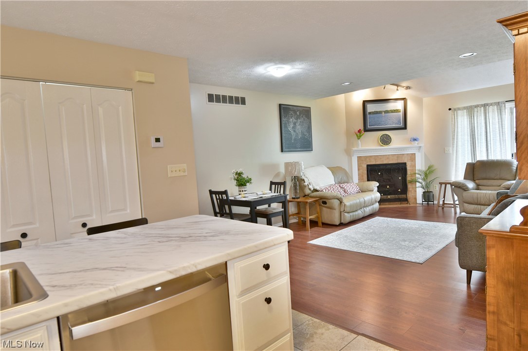 Pineview Village Condo - Residential